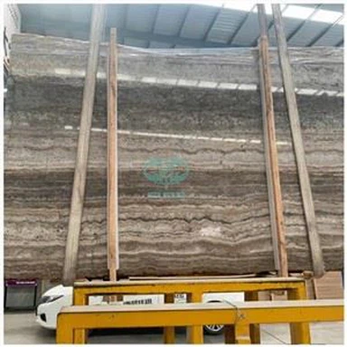 सिल्वर ट्रैवर्टीन स्टोन